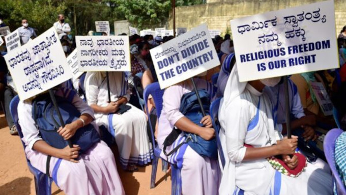 El estado de Karnataka en la India aprueba una brutal ley anti-conversin