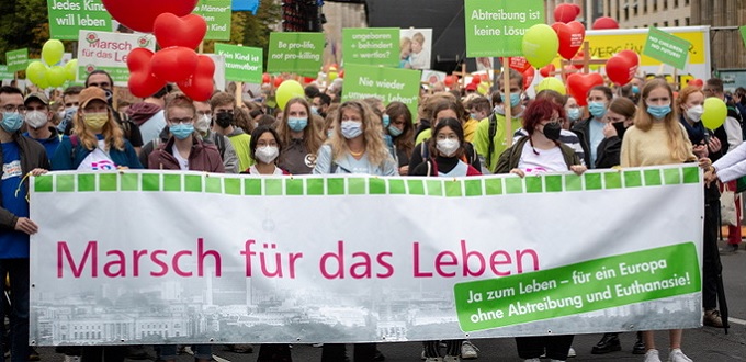 4.000 personas en la Marcha por la Vida en Berln