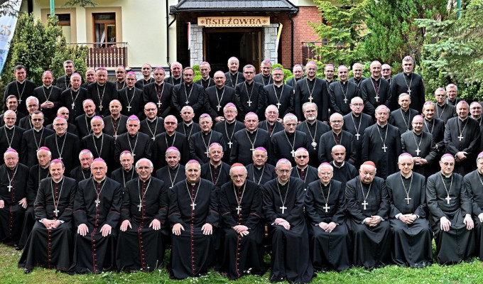 Los obispos polacos salen al paso de las crticas contra la existencia de la asignatura de religin