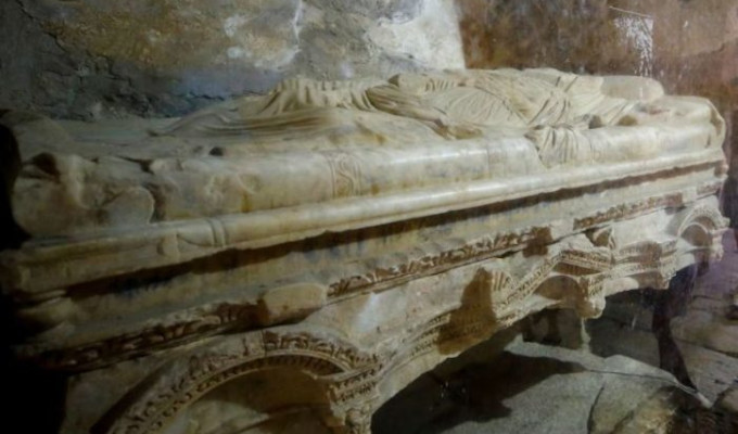 Encuentran en Turqua la tumba de San Nicols, el santo que inspira la figura de Papa Noel