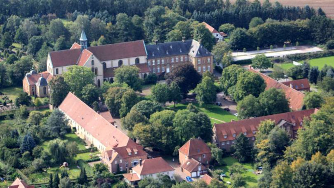 El obispo de Mnster celebra el 800 aniversario de la iglesia abacial de Marienfeld