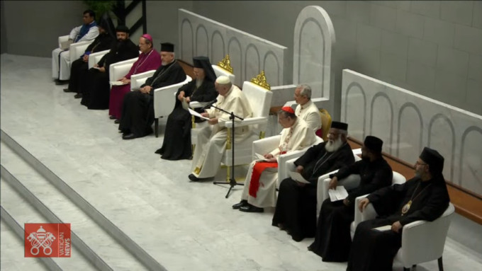 El Papa dice en el encuentro ecumnico en Barin que lo que une a los cristianos es ms que lo que les divide