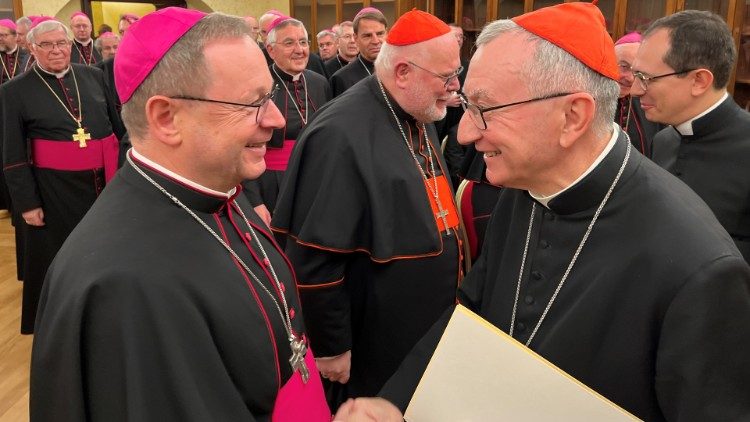 Parolin, a los obispos alemanes: la no ordenacin de mujeres y la enseanza sobre los actos homosexuales no son negociables