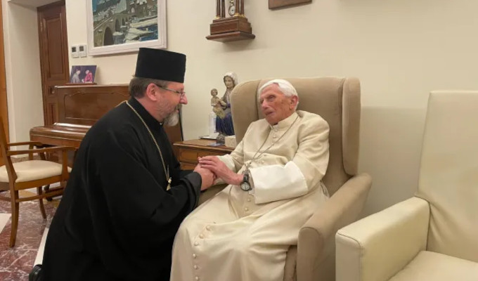 Benedicto XVI dice a Mons Sviatoslav que reza para que llegue la paz a Ucrania