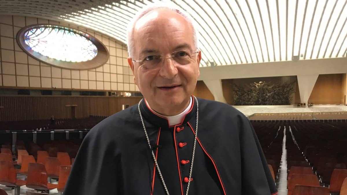 El Cardenal Piacenza anima a horarios y luces encendidas en el confesionario especialmente en estas fechas de Navidad