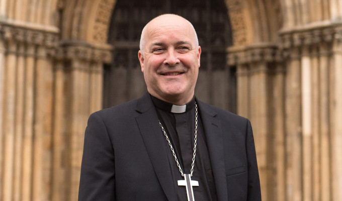 El arzobispo anglicano de York afirma que las relaciones homosexuales no son pecado