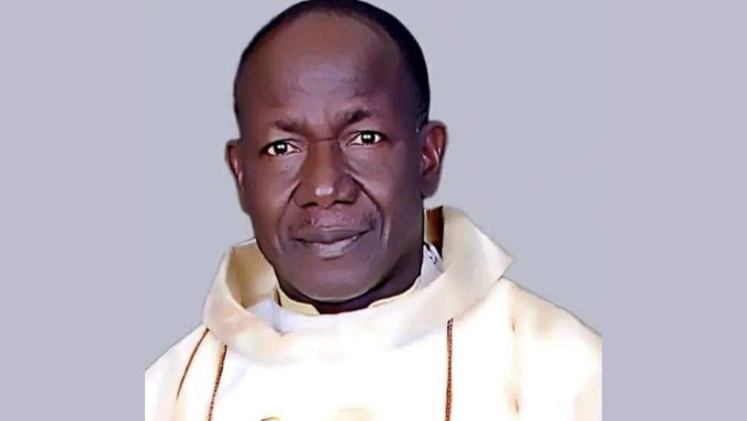 Queman vivo a un sacerdote catlico en Nigeria
