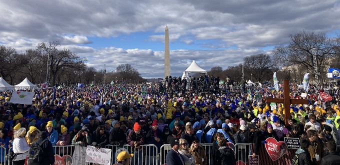 100.000 estadounidenses provida marchan por la vida y celebran la anulacin de Roe contra Wade