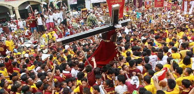 Catlicos filipinos retoman la fiesta del Nazareno Negro