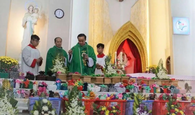 Ofician una Misa y entierran 700 bebs abortados en Vietnam