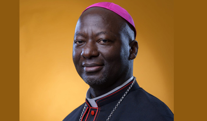 Mons. Kizito asegura que la Iglesia no puede mirar a otro lado ante el aumento de casos de trata de personas