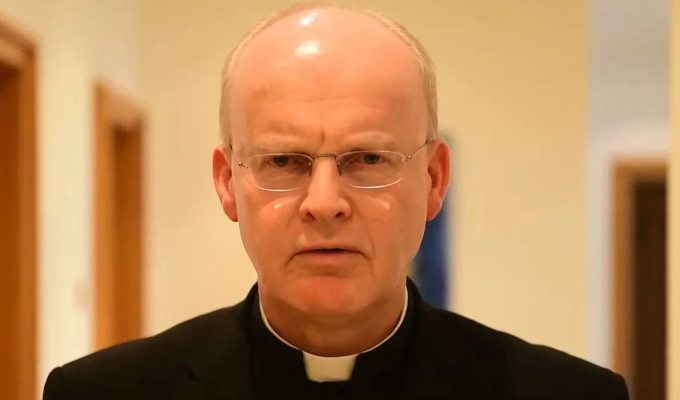 El obispo de Essen considera teolgicamente responsable bendecir parejas homosexuales y de divorciados vueltos a casar