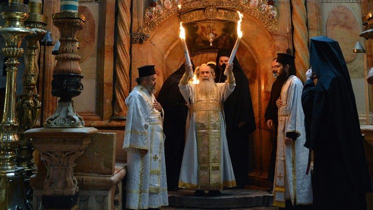 El patriarcado greco-ortodoxo de Jerusaln denuncia las medidas del estado de Israel contra el rito del Fuego Sagrado