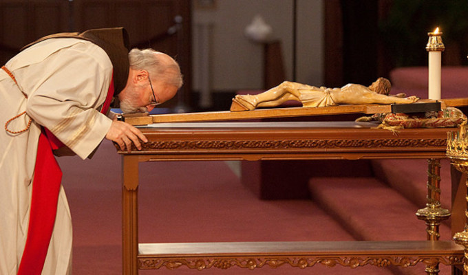 La Iglesia en Boston planta cara a una convencin satnica: adoracin y procesin eucarstica, confesiones, charlas de formacin