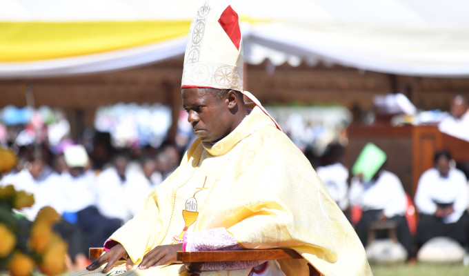 Mons. Nyaisonga: Vemos con esperanza el crecimiento de la Iglesia en Tanzania