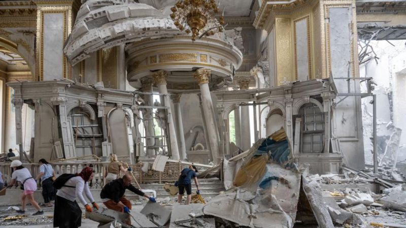 La catedral ortodoxa de Odesa resulta gravemente daada por un misil ruso