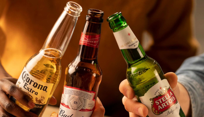 Productora de cerveza belga ve caer sus ventas tras usar a un influencer trasgnero en su campaa publicitaria