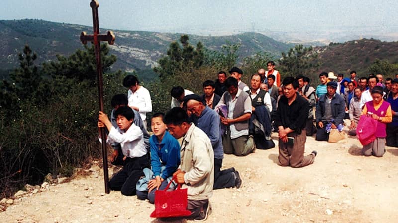 Cruces retiradas y sinicizacin: una nueva vuelta de tuerca del dominio de Pekn sobre las religiones