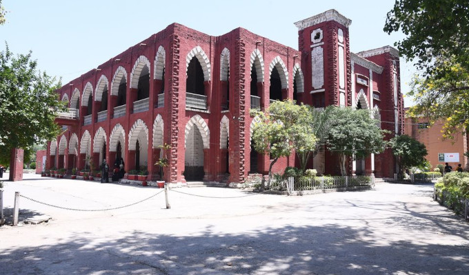 La Corte Suprema de Pakistn devuelve a los presbiterianos un colegio que fue nacionalizado en 1972