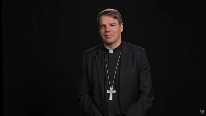 Mons. Oster afirma que la Iglesia se opone tanto a la extrema derecha como a la extrema izquierda