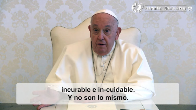 El Papa pide rezar este mes por los enfermos terminales y recuerda que incurable no es in-cuidable