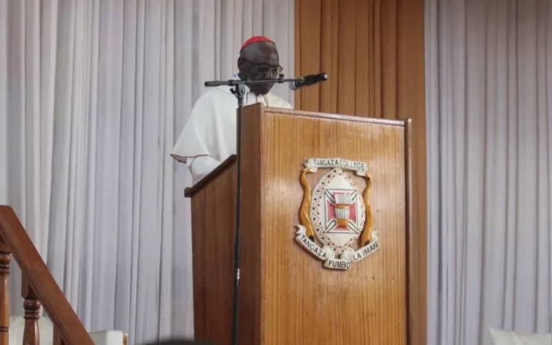 El cardenal Sarah est muy orgulloso del rechazo de Fiducia Supplicans por los obispos africanos