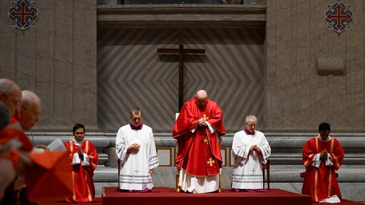 El Papa presidi la liturgia de la Pasin del Seor en la Baslica de San Pedro