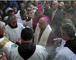 Benedicto XVI conforta a los católicos de Oriente Medio
