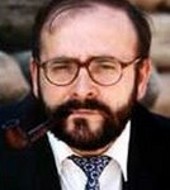 Todas las crisis econmicas son crisis demogrficas y crisis de la familia, que constituye una clula de resistencia a la opresin