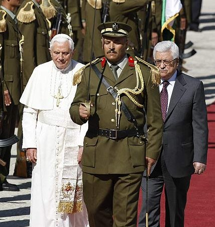 Benedicto XVI vuelve a defender en Belén la creación de un Estado palestino