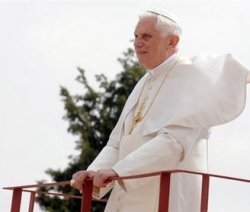 El Papa pide a la comunidad internacional que garantice el derecho de los cristianos a vivir en Iraq