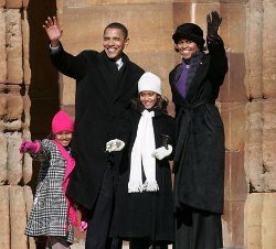 Barack y Michelle Obama junto con sus hijas serán recibidos esta tarde por el papa Benedicto XVI