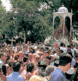 La conversin masiva de gitanos a la fe evanglica hunde la asistencia a la Romera de Cabra