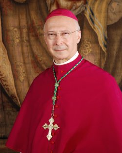 Cardenal Bagnasco: «La laicidad no comporta la exclusión de los símbolos religiosos»