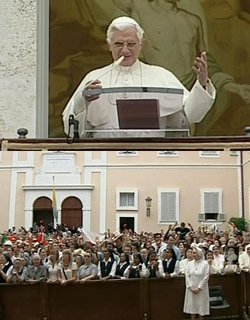 Benedicto XVI: Dios nos pide que lo acojamos para que l pueda habitar en el mundo