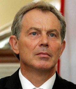 El «converso» al catolicismo Tony Blair apoya el matrimonio homosexual en el Reino Unido