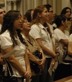 Tres mil jvenes ecuatorianos hacen una promesa de castidad