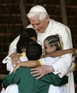 Benedicto XVI asegura que la Iglesia no puede permanecer indiferente ante el sufrimiendo de los hijos de padres divorciados