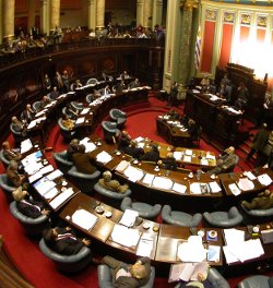 El Senado de Uruguay debate este martes la ley sobre el matrimonio homosexual