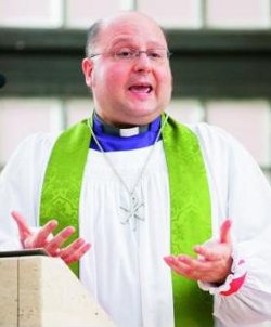 El único obispo anglicano en España, molesto de que la Iglesia Católica admita anglicanos en su seno