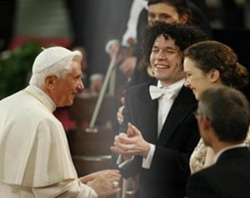 A la venta un CD de msica sacra que incluye oraciones y reflexiones del Papa