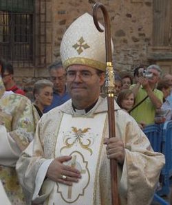 Monseñor Francisco Cerro cree «desacertada» la campaña del gobierno extremeño a favor de la masturbación