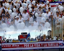 Decenas de miles de costarricenses se manifestaron por la vida y la familia