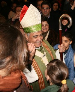 Monseor Javier Martnez: Que quede claro para todo el mundo: la Iglesia condena cualquier maltrato a la mujer