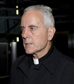 Mons. Williamson podra haber sido expulsado ya de la FSSPX