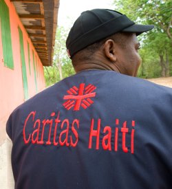 La Red Cáritas fleta seis buques con 15.000 toneladas de ayuda humanitaria para Haití