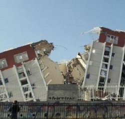 Más de setecientos muertos en el terremoto que asoló ayer Chile