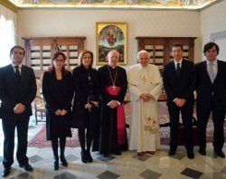 Nez Feijo tendr que explicar por qu llev a su novia a visitar al Papa