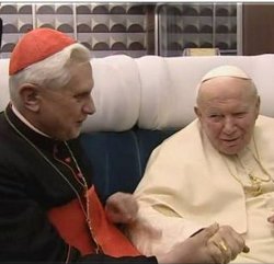 Benedicto XVI muestra su alegría ante la próxima beatificación de Juan Pablo II