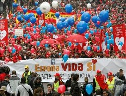 Derecho a Vivir llena Madrid de carteles para la manifestacin por la vida del prximo domingo
